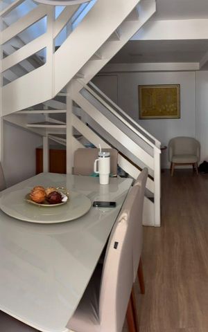Apartamento à venda com 215m², 3 quartos e 1 vaga Apartamento à venda com 215m², 3 quartos e 1 vagaSala