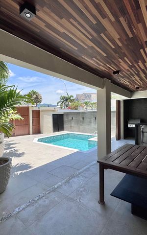 Casa de condomínio à venda com 350m², 4 quartos e 1 vaga Casa de condomínio à venda com 350m², 4 quartos e 1 vagaÁrea externa