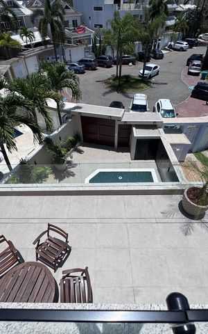 Casa de condomínio à venda com 350m², 4 quartos e 1 vaga Casa de condomínio à venda com 350m², 4 quartos e 1 vagaTerraço - Vista