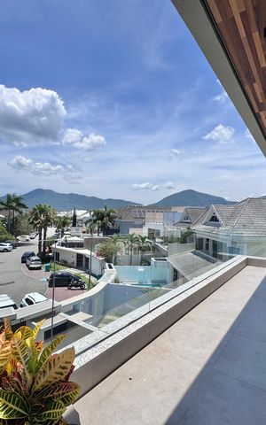 Casa de condomínio à venda com 350m², 4 quartos e 1 vaga Casa de condomínio à venda com 350m², 4 quartos e 1 vagaSuíte 2 - Varanda