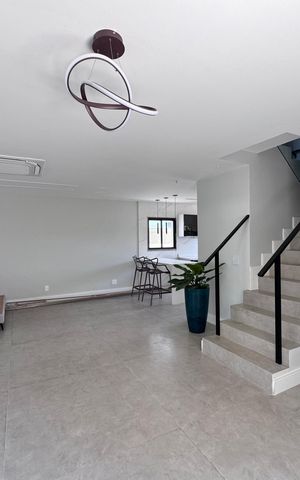 Casa de condomínio à venda com 350m², 4 quartos e 1 vaga Casa de condomínio à venda com 350m², 4 quartos e 1 vagaSala