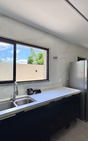Casa de condomínio à venda com 350m², 4 quartos e 1 vaga Casa de condomínio à venda com 350m², 4 quartos e 1 vagaCozinha