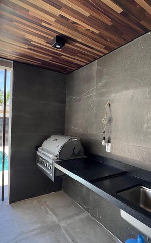 Casa de condomínio à venda com 350m², 4 quartos e 1 vaga Casa de condomínio à venda com 350m², 4 quartos e 1 vagaÁrea externa