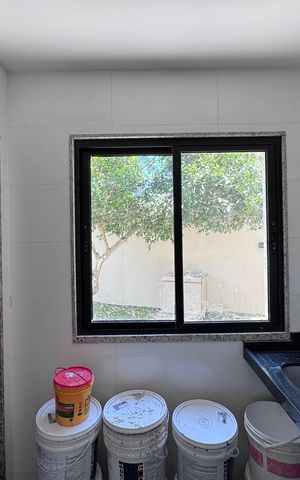 Casa de condomínio à venda com 350m², 4 quartos e 1 vaga Casa de condomínio à venda com 350m², 4 quartos e 1 vagaÁrea de Serviço