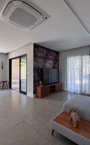Casa de condomínio à venda com 350m², 4 quartos e 1 vaga Casa de condomínio à venda com 350m², 4 quartos e 1 vagaSala