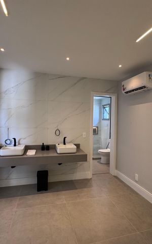 Casa de condomínio à venda com 350m², 4 quartos e 1 vaga Casa de condomínio à venda com 350m², 4 quartos e 1 vagaSuíte 1 - Master - Closet