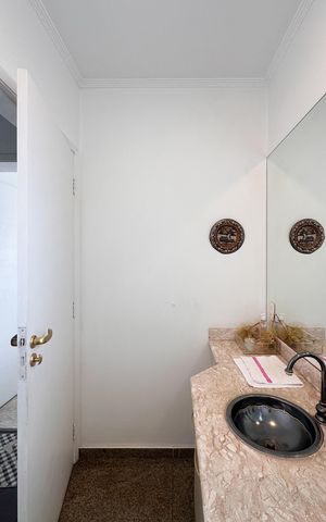 Apartamento para alugar com 240m², 4 quartos e 3 vagas Apartamento para alugar com 240m², 4 quartos e 3 vagasLavabo
