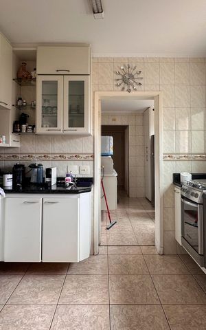 Apartamento para alugar com 240m², 4 quartos e 3 vagas Apartamento para alugar com 240m², 4 quartos e 3 vagasCozinha
