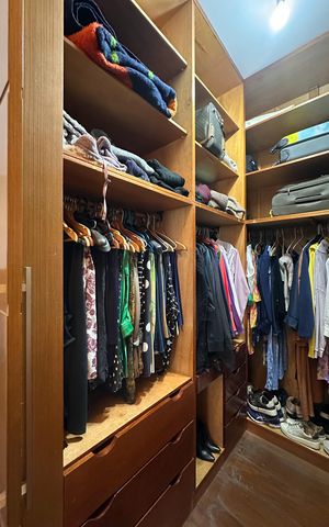 Apartamento para alugar com 240m², 4 quartos e 3 vagas Apartamento para alugar com 240m², 4 quartos e 3 vagasCloset da suíte 1