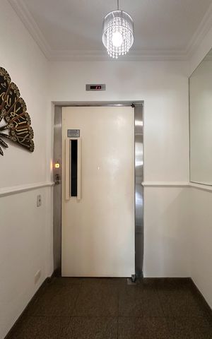 Apartamento para alugar com 240m², 4 quartos e 3 vagas Apartamento para alugar com 240m², 4 quartos e 3 vagasHall de entrada