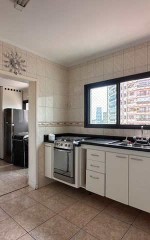 Apartamento para alugar com 240m², 4 quartos e 3 vagas Apartamento para alugar com 240m², 4 quartos e 3 vagasCozinha