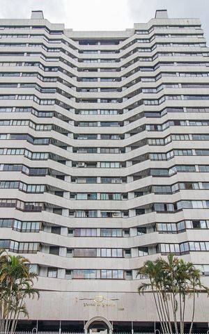 Apartamento à venda com 170m², 3 quartos e 2 vagasFachada