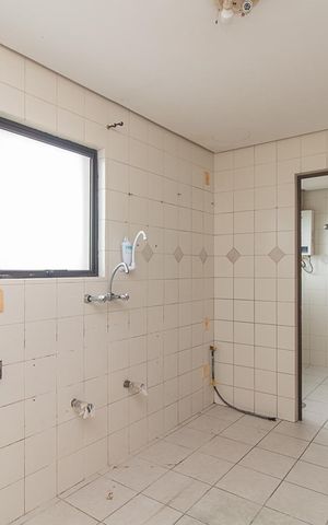 Apartamento à venda com 170m², 3 quartos e 2 vagasCozinha e Área de Serviço