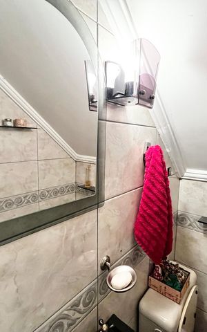 Casa à venda com 200m², 3 quartos e 2 vagas Casa à venda com 200m², 3 quartos e 2 vagasLavabo