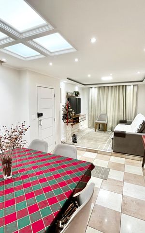 Casa à venda com 200m², 3 quartos e 2 vagas Casa à venda com 200m², 3 quartos e 2 vagasSala
