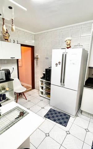 Casa à venda com 200m², 3 quartos e 2 vagas Casa à venda com 200m², 3 quartos e 2 vagasCozinha