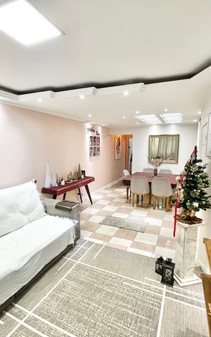 Casa à venda com 200m², 3 quartos e 2 vagas Casa à venda com 200m², 3 quartos e 2 vagasSala