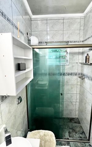Casa à venda com 200m², 3 quartos e 2 vagas Casa à venda com 200m², 3 quartos e 2 vagasBanheiro da Suíte 1/2