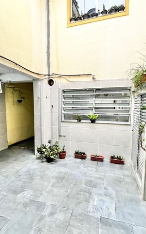 Casa à venda com 200m², 3 quartos e 2 vagas Casa à venda com 200m², 3 quartos e 2 vagasQuintal