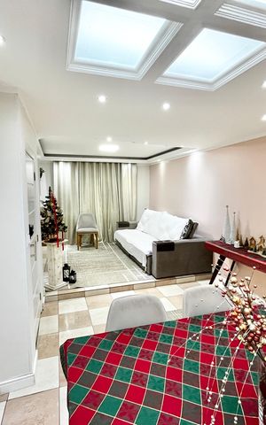 Casa à venda com 200m², 3 quartos e 2 vagas Casa à venda com 200m², 3 quartos e 2 vagasSala