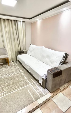 Casa à venda com 200m², 3 quartos e 2 vagas Casa à venda com 200m², 3 quartos e 2 vagasSala