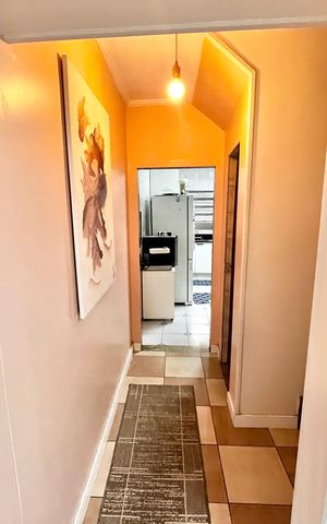 Casa à venda com 200m², 3 quartos e 2 vagas Casa à venda com 200m², 3 quartos e 2 vagasCorredor