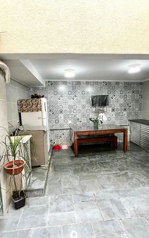 Casa à venda com 200m², 3 quartos e 2 vagas Casa à venda com 200m², 3 quartos e 2 vagasQuintal