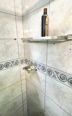 Casa à venda com 200m², 3 quartos e 2 vagas Casa à venda com 200m², 3 quartos e 2 vagasBanheiro da Suíte 1/2