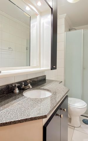Apartamento à venda com 78m², 3 quartos e 2 vagasBanheiro Social