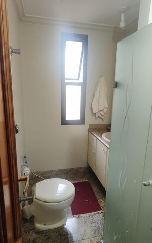 Apartamento à venda com 183m², 3 quartos e 3 vagas Apartamento à venda com 183m², 3 quartos e 3 vagasBanheiro