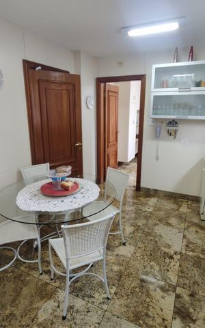 Apartamento à venda com 183m², 3 quartos e 3 vagas Apartamento à venda com 183m², 3 quartos e 3 vagasCozinha