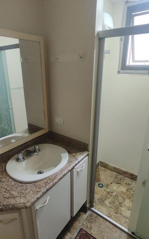 Apartamento à venda com 183m², 3 quartos e 3 vagas Apartamento à venda com 183m², 3 quartos e 3 vagasBanheiro