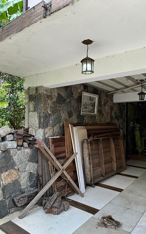 Casa à venda com 120m², 3 quartos e 4 vagas Casa à venda com 120m², 3 quartos e 4 vagasEntrada
