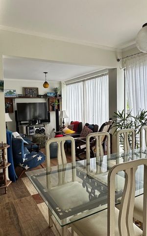 Casa à venda com 120m², 3 quartos e 4 vagas Casa à venda com 120m², 3 quartos e 4 vagasSala