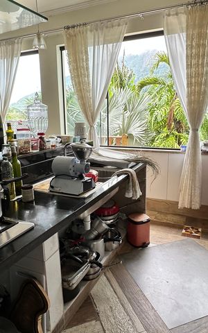 Casa à venda com 120m², 3 quartos e 4 vagas Casa à venda com 120m², 3 quartos e 4 vagasCozinha