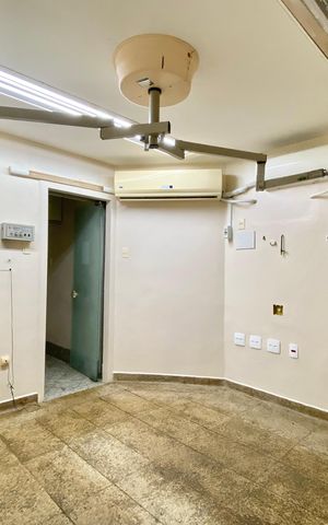 Casa à venda com 300m², 4 quartos e sem vaga
