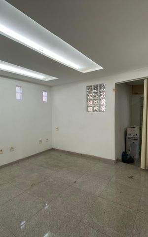 Casa à venda com 300m², 4 quartos e sem vaga