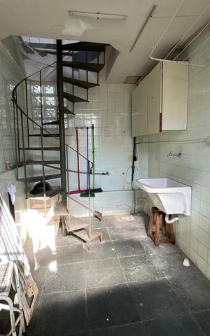 Casa à venda com 300m², 4 quartos e sem vaga