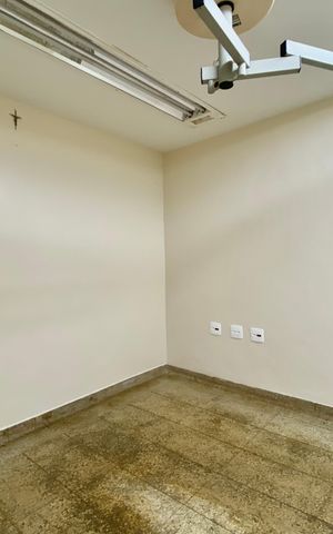 Casa à venda com 300m², 4 quartos e sem vaga