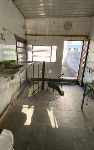 Casa à venda com 300m², 4 quartos e sem vaga