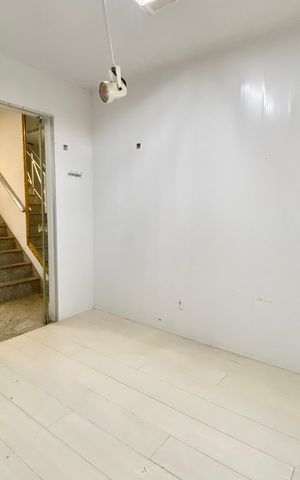 Casa à venda com 300m², 4 quartos e sem vaga