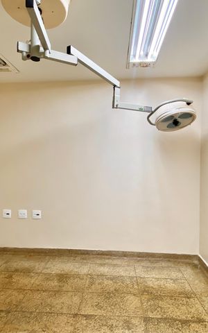 Casa à venda com 300m², 4 quartos e sem vaga