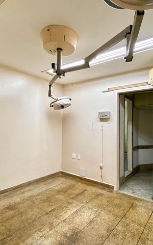 Casa à venda com 300m², 4 quartos e sem vaga