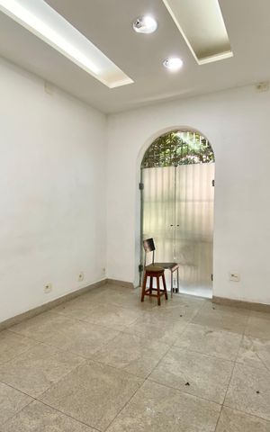 Casa à venda com 300m², 4 quartos e sem vaga
