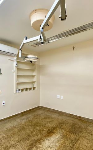 Casa à venda com 300m², 4 quartos e sem vaga