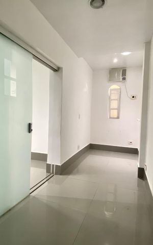 Casa à venda com 300m², 4 quartos e sem vaga