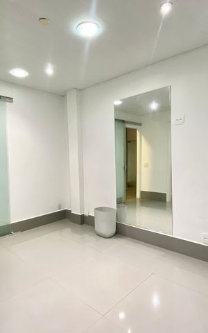 Casa à venda com 300m², 4 quartos e sem vaga