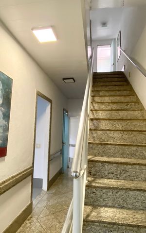 Casa à venda com 300m², 4 quartos e sem vaga