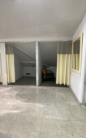 Casa à venda com 300m², 4 quartos e sem vaga