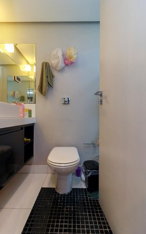 Apartamento à venda com 226m², 3 quartos e 3 vagas Apartamento à venda com 226m², 3 quartos e 3 vagasSuíte 3 - Banheiro